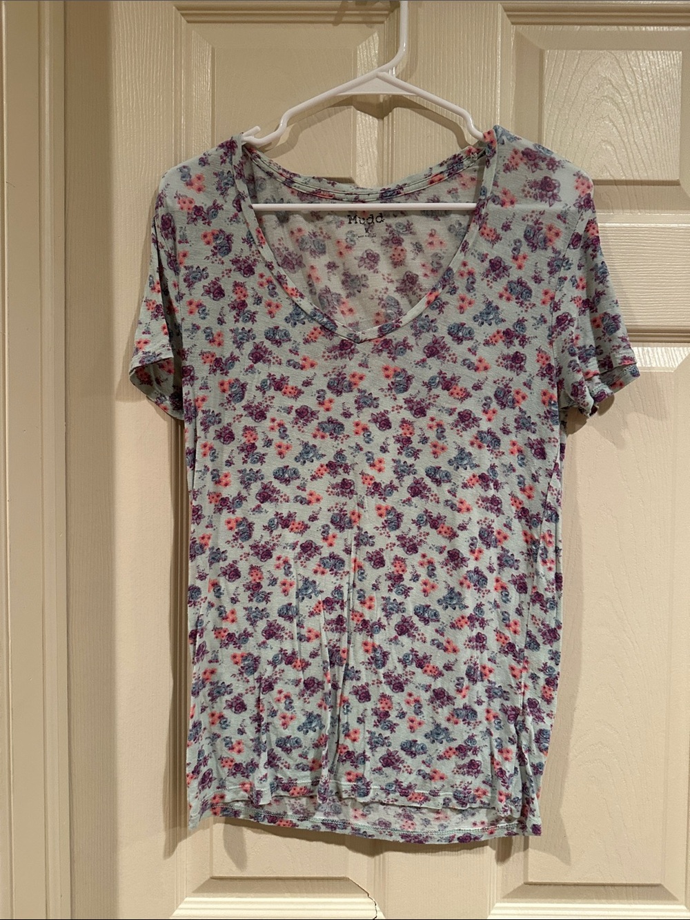Mudd Light Blue Floral V-Neck Short Sleeve Tee